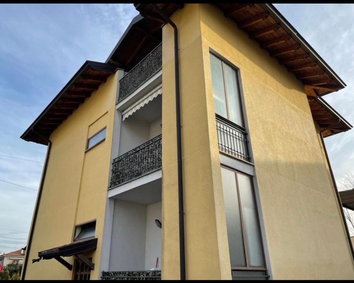 مبيت وإفطار كاردانو آل كامبو La Corte Di Silvia Malpensa المظهر الخارجي الصورة